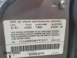1992 Volvo 240 z VIN YV1AW8808N1915311, wystawiony jako Copart lot #56024205 z przebiegiem 183 955 mil mil oraz Szkody całkowita. Historia ofert i sprzedaży dostępna na DreamBid. Obrazek 13.