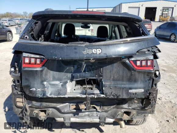 2018 Jeep Compass Altitude with VIN 3C4NJDBB4JT284021, listed as a Copart auction lot 48971345 with 87,559 mi miles and Salvage Title. Bid and sale history available at carsss.com. Image 6.