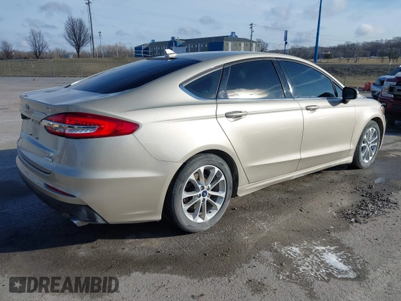 2019 Ford Fusion SE with VIN 3FA6P0HD3KR212008, listed as a IAAI auction lot 41465049 with 140,574 mi miles. Bid and sale history available at carsss.com. Image 4.