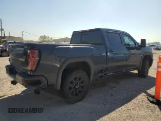 2024 GMC Sierra 2500HD AT4 z VIN 1GT49PEY5RF228522, wystawiony jako Copart lot #49293215 z przebiegiem 9 357 mil mil oraz Czysty tytuł • Clean title. Historia ofert i sprzedaży dostępna na DreamBid. Obrazek 3.