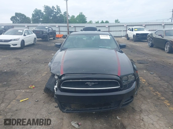 2014 Ford Mustang V6 z VIN 1ZVBP8AM0E5218029, wystawiony jako IAAI lot #42296906 z przebiegiem 170 454 mil mil oraz . Historia ofert i sprzedaży dostępna na DreamBid. Obrazek 12.