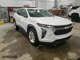 2025 Chevrolet Trax LS with VIN KL77LFEPXSC090514, listed as a Copart auction lot 46413775 with 7,077 mi miles and Salvage Title. Bid and sale history available at carsss.com. Image 14.
