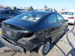 2016 Hyundai Accent SE z VIN KMHCT4AE9GU085523, wystawiony jako IAAI lot #42208002 z przebiegiem 94 653 mil mil oraz . Historia ofert i sprzedaży dostępna na DreamBid. Obrazek 4.