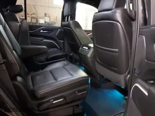 2021 Cadillac Escalade Luxury with VIN 1GYS4AKL7MR295510, listed as a IAAI auction lot 38398966 with 26,228 mi miles. Bid and sale history available at carsss.com. Image 8.