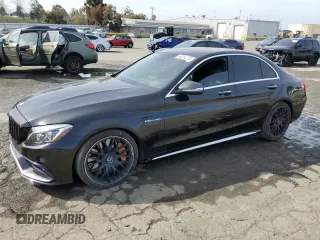 2017 Mercedes-Benz C 63 S AMG z VIN 55SWF8HB4HU193830, wystawiony jako Copart lot #49514715 z przebiegiem 67 199 mil mil oraz Szkoda całkowita • Salvage title. Historia ofert i sprzedaży dostępna na DreamBid. Obrazek 1.