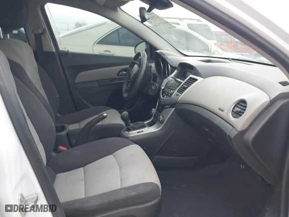 2014 Chevrolet Cruze LS with VIN 1G1PB5SGXE7139849, listed as a IAAI auction lot 41534179 with 99,507 mi miles. Bid and sale history available at carsss.com. Image 5.
