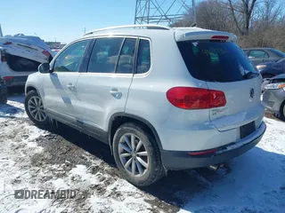 2017 Volkswagen Tiguan Wolfsburg Edition с VIN WVGRV7AX1HK005782, выставлен на аукционе IAAI как лот 41624861 с пробегом 114 660 миль миль и . История ставок и продаж доступна на DreamBid. Изображение 3.