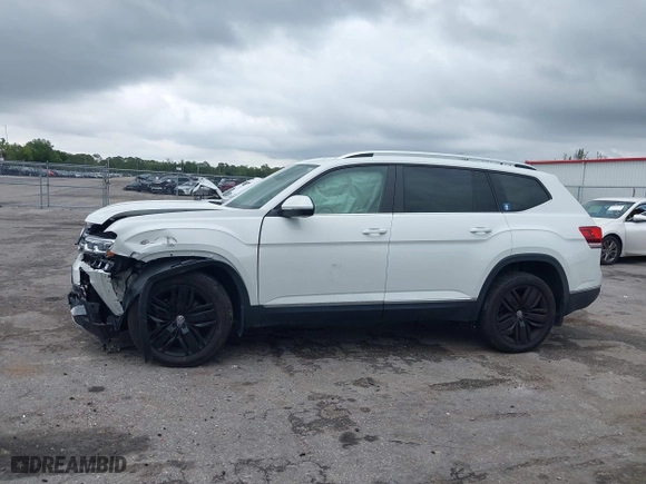 2018 Volkswagen Atlas 3.6L V6 SEL with VIN 1V2MR2CA9JC572206, listed as a IAAI auction lot 41995114 with 64,324 mi miles. Bid and sale history available at carsss.com. Image 14.