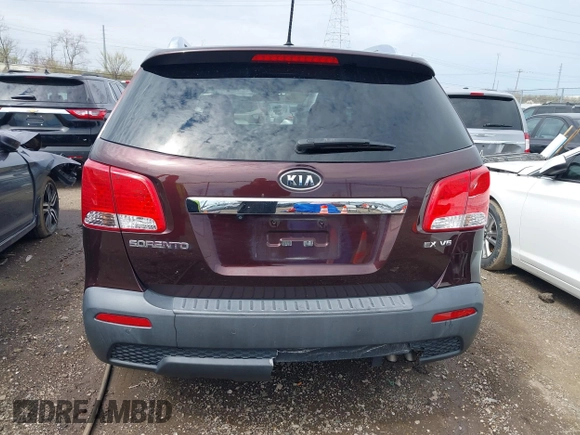 2011 Kia Sorento EX with VIN 5XYKUDA2XBG131874, listed as a IAAI auction lot 41901492 with 170,179 mi miles. Bid and sale history available at carsss.com. Image 16.