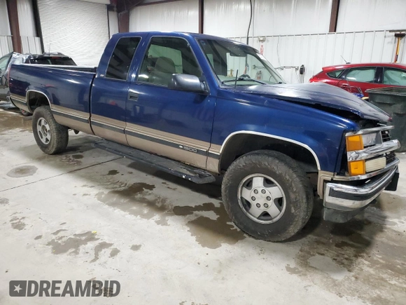 1998 Chevrolet Silverado 1500 with VIN 1GCEK19R1WE147639, listed as a Copart auction lot 55792545 with 193,501 mi miles and Salvage Title. Bid and sale history available at DreamBid. Image 4.