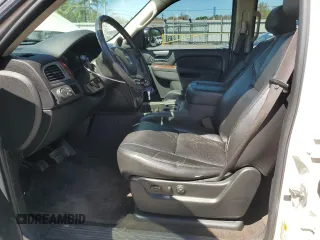 2011 GMC Yukon XL SLT z VIN 1GKS1KE06BR101797, wystawiony jako Copart lot #49614295 z przebiegiem 297 242 mil mil oraz Szkoda całkowita • Salvage title. Historia ofert i sprzedaży dostępna na DreamBid. Obrazek 7.