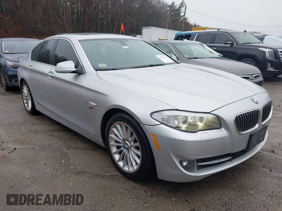 2013 BMW 5 Series 535i xDrive with VIN WBAFU7C56DDU66977, listed as a IAAI auction lot 41785161 with 88,919 mi miles and . Bid and sale history available at carsss.com. Image 1.