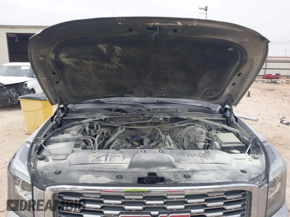 2019 GMC Yukon XL Denali with VIN 1GKS1HKJ0KR257673, listed as a IAAI auction lot 41375951 with 71,291 mi miles. Bid and sale history available at carsss.com. Image 10.