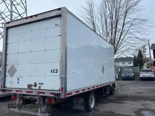 2017 Isuzu NRR IBT z VIN JALE5W168H7303297, wystawiony jako Copart lot #83224784 z przebiegiem 141 345 mil mil oraz Tytuł czysty. Historia ofert i sprzedaży dostępna na DreamBid. Obrazek 4.