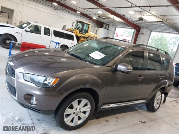 2013 Mitsubishi Outlander SE with VIN JA4AS3AW3DU012736, listed as a IAAI auction lot 41363183 with 83,677 mi miles. Bid and sale history available at carsss.com. Image 14.
