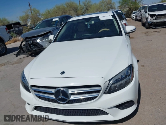 2019 Mercedes-Benz C 300 z VIN 55SWF8DBXKU298367, wystawiony jako IAAI lot #42183443 z przebiegiem 74 433 mil mil oraz . Historia ofert i sprzedaży dostępna na DreamBid. Obrazek 13.