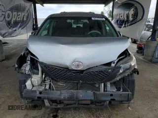 2013 Toyota Sienna SE with VIN 5TDXK3DC6DS386716, listed as a Copart auction lot 63122435 with 77,371 mi miles and Salvage title. Bid and sale history available at DreamBid. Image 5.