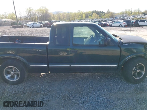 2003 Chevrolet S-10 with VIN 1GCCS19H038283804, listed as a IAAI auction lot 42018334 with 171,940 mi miles and . Bid and sale history available at DreamBid. Image 14.
