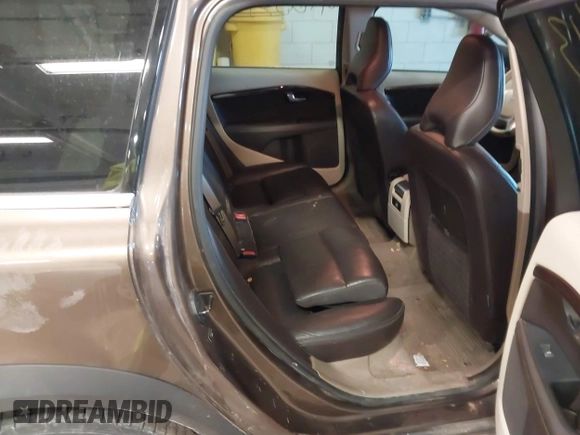 2013 Volvo XC70 T6 with VIN YV4902BZ3D1160451, listed as a IAAI auction lot 41607113 with 212,568 mi miles and . Bid and sale history available at DreamBid. Image 8.