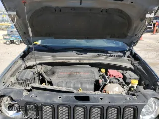2018 Jeep Renegade Altitude with VIN ZACCJABB5JPH81978, listed as a Copart auction lot 49258925 with 213,508 mi miles and Salvage Title. Bid and sale history available at DreamBid. Image 11.