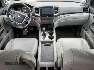 2017 Honda Pilot EX-L with VIN 5FNYF5H52HB017054, listed as a Copart auction lot 88710325 with 139,726 mi miles and Salvage Title. Bid and sale history available at carsss.com. Image 8.