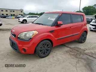 2013 Kia Soul + z VIN KNDJT2A69D7483320, wystawiony jako Copart lot #58839315 z przebiegiem 183 747 mil mil oraz Tytuł czysty. Historia ofert i sprzedaży dostępna na DreamBid. Obrazek 1.