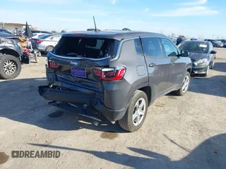 2024 Jeep Compass Sport z VIN 3C4NJDANXRT121722, wystawiony jako IAAI lot #41236232 z przebiegiem 8 702 mil mil oraz . Historia ofert i sprzedaży dostępna na DreamBid. Obrazek 4.