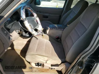 2001 Ford Explorer XLT with VIN 1FMZU83P61ZA38750, listed as a Copart auction lot 48524285 with 245,305 mi miles and Clean title. Bid and sale history available at DreamBid. Image 7.