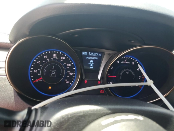 2013 Hyundai Genesis Coupe Premium z VIN KMHHT6KD4DU095556, wystawiony jako Copart lot #57264175 z przebiegiem 135 624 mil mil oraz Szkody całkowita. Historia ofert i sprzedaży dostępna na DreamBid. Obrazek 9.