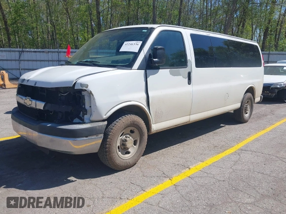 2012 Chevrolet Express Passenger 1LT z VIN 1GAZG1FA4C1189350, wystawiony jako IAAI lot #42246336 z przebiegiem 239 216 mil mil oraz . Historia ofert i sprzedaży dostępna na DreamBid. Obrazek 18.