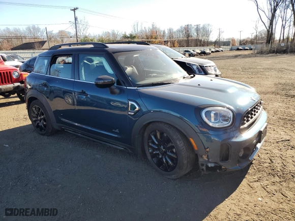 2022 MINI Countryman Cooper S with VIN WMZ83BR07N3N43716, listed as a Copart auction lot 81230014 with 0 mi miles and Salvage Title. Bid and sale history available at carsss.com. Image 4.