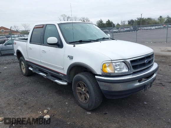 2003 Ford F-150 XLT with VIN 1FTRW08L43KA64328, listed as a IAAI auction lot 41932751 with 275,213 mi miles. Bid and sale history available at carsss.com. Image 1.