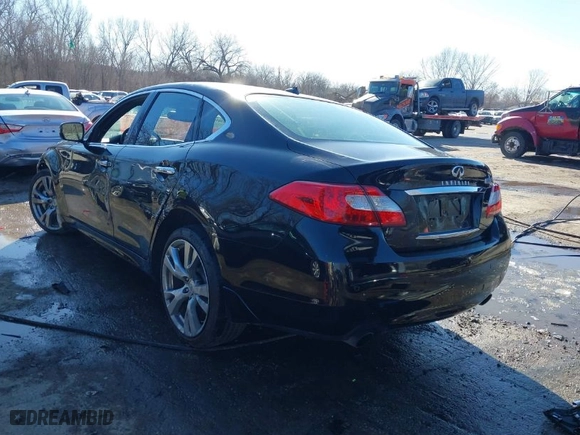 2013 Infiniti M56 with VIN JN1AY1AR4DM590074, listed as a IAAI auction lot 41330196 with 111,413 mi miles. Bid and sale history available at carsss.com. Image 3.
