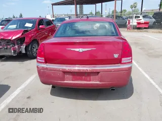2008 Chrysler 300 C Hemi with VIN 2C3LA63H38H193822, listed as a IAAI auction lot 42043405 with 108,945 mi miles. Bid and sale history available at carsss.com. Image 17.