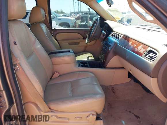 2012 Chevrolet Tahoe LT with VIN 1GNSCBE00CR105259, listed as a IAAI auction lot 42190925 with Not provided miles and . Bid and sale history available at DreamBid. Image 5.