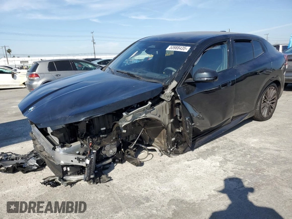 2025 BMW X2 xDrive28i z VIN WBX63GM09S5090407, wystawiony jako Copart lot #53988435 z przebiegiem 2 675 mil mil oraz Szkoda całkowita • Salvage title. Historia ofert i sprzedaży dostępna na DreamBid. Obrazek 1.