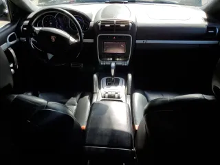 2004 Porsche Cayenne Turbo z VIN WP1AC29P94LA94194, wystawiony jako Copart lot #56866045 z przebiegiem 166 704 mil mil oraz Szkoda całkowita • Salvage title. Historia ofert i sprzedaży dostępna na DreamBid. Obrazek 8.