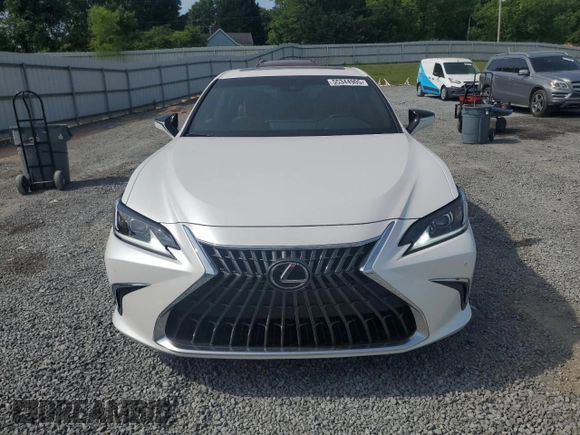 2024 Lexus ES 300h with VIN 58ADA1C10RU043577, listed as a Copart auction lot 55344905 with 9,829 mi miles and Salvage title. Bid and sale history available at DreamBid. Image 5.