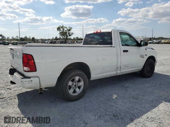 2020 Ram 1500 Tradesman z VIN 3C6JR6DT2LG164598, wystawiony jako Copart lot #53727815 z przebiegiem 141 335 mil mil oraz Czysty tytuł • Clean title. Historia ofert i sprzedaży dostępna na DreamBid. Obrazek 3.