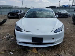 2025 Tesla Model 3 Long Range z VIN 5YJ3E1EB1SF962360, wystawiony jako Copart lot #54586115 z przebiegiem 391 mil mil oraz Szkoda całkowita • Salvage title. Historia ofert i sprzedaży dostępna na DreamBid. Obrazek 5.