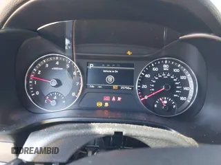 2023 Kia Forte GT-Line z VIN 3KPF54AD2PE685043, wystawiony jako IAAI lot #42041237 z przebiegiem 25 750 mil mil oraz . Historia ofert i sprzedaży dostępna na DreamBid. Obrazek 7.