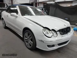 2007 Mercedes-Benz CLK-Class 3.5L with VIN WDBTK56G37T077753, listed as a IAAI auction lot 41435009 with 147,450 mi miles. Bid and sale history available at carsss.com. Image 1.