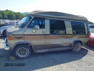 1988 Chevrolet Chevy Van z VIN 1GBEG25K8J7123095, wystawiony jako IAAI lot #42355125 z przebiegiem 92 496 mil mil oraz . Historia ofert i sprzedaży dostępna na DreamBid. Obrazek 6.