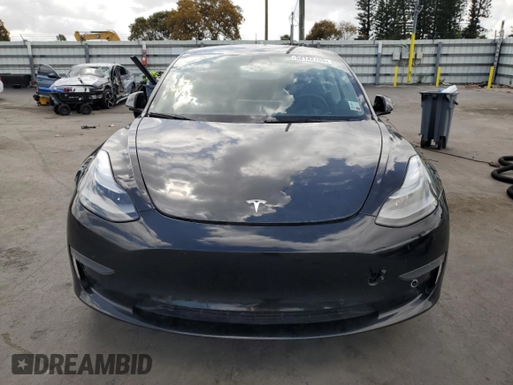 2022 Tesla Model 3 z VIN 5YJ3E1EA1NF286584, wystawiony jako Copart lot #52142755 z przebiegiem 83 340 mil mil oraz Czysty tytuł • Clean title. Historia ofert i sprzedaży dostępna na DreamBid. Obrazek 5.