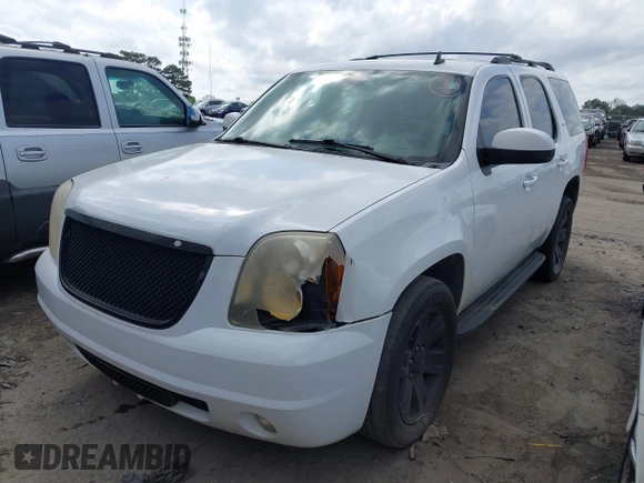 2008 GMC Yukon SLT w/4SB with VIN 1GKFC130X8R120662, listed as a IAAI auction lot 41724938 with 234,848 mi miles. Bid and sale history available at carsss.com. Image 2.
