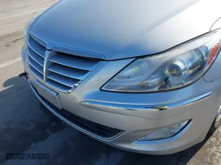 2013 Hyundai Genesis 3.8L with VIN KMHGC4DD2DU235455, listed as a IAAI auction lot 42024961 with 91,673 mi miles. Bid and sale history available at carsss.com. Image 6.