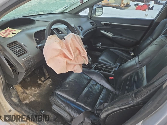 2010 Acura CSX z VIN 2HHFD5E75AH200450, wystawiony jako Copart lot #84732134 z przebiegiem Nie podano mil oraz Szkoda całkowita • Salvage title. Historia ofert i sprzedaży dostępna na DreamBid. Obrazek 7.