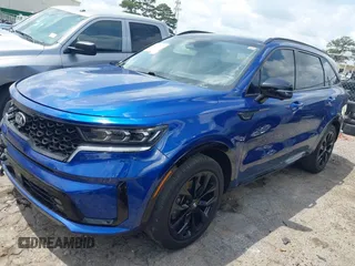 2021 Kia Sorento SX z VIN 5XYRK4LF5MG028384, wystawiony jako IAAI lot #42132667 z przebiegiem 64 649 mil mil oraz . Historia ofert i sprzedaży dostępna na DreamBid. Obrazek 2.
