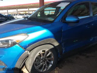 2017 Hyundai Tucson SE with VIN KM8J23A48HU423121, listed as a IAAI auction lot 41772059 with 72,082 mi miles. Bid and sale history available at carsss.com. Image 6.