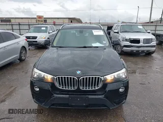 2015 BMW X3 xDrive28i z VIN 5UXWX9C58F0D47085, wystawiony jako IAAI lot #41898918 z przebiegiem 110 202 mil mil oraz . Historia ofert i sprzedaży dostępna na DreamBid. Obrazek 12.